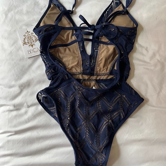NWT! BECCA - Show & Tell One-Piece Swimsuit - X-small - Picture 5 of 8